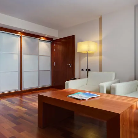 Acevi Villarroel Hotel 4*